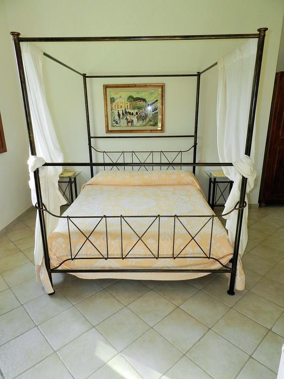 Bed and Breakfast Chicchiritanos à Monti Chambre photo